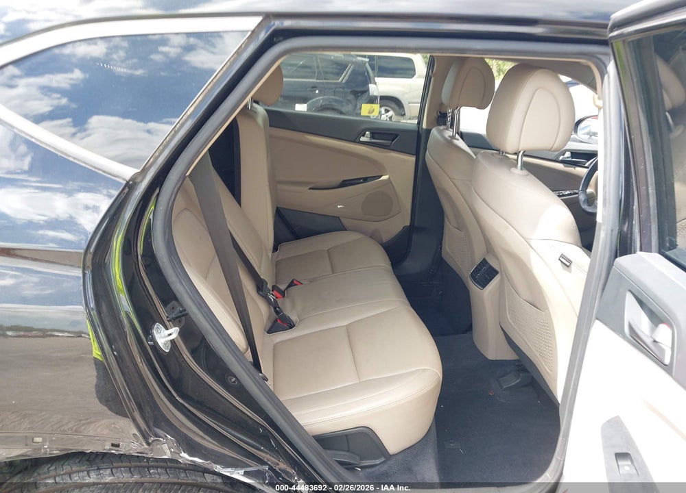 2017 HYUNDAI TUCSON SE PLUS VIN: KM8J33A42HU537838