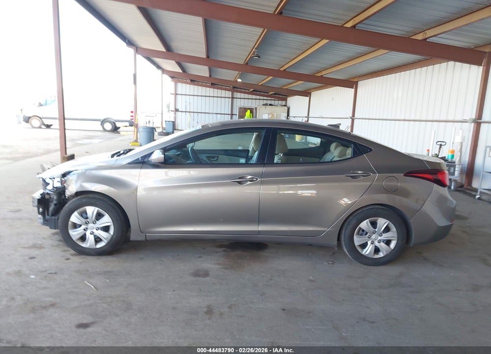 2016 HYUNDAI ELANTRA SE VIN: 5NPDH4AE9GH664287