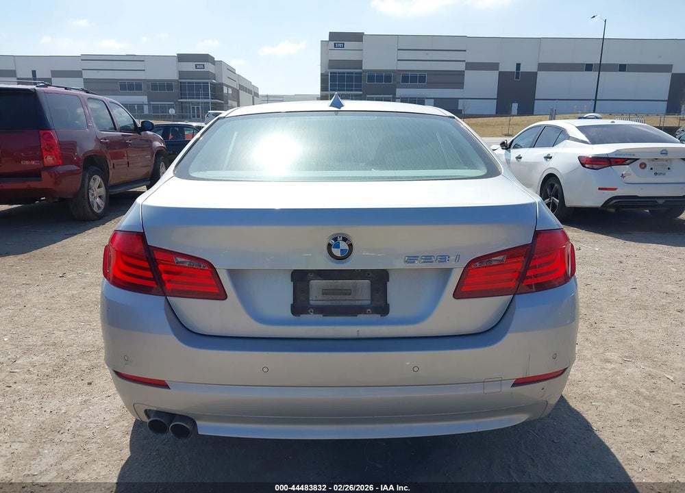 2011 BMW 528I VIN: WBAFR1C58BC738446