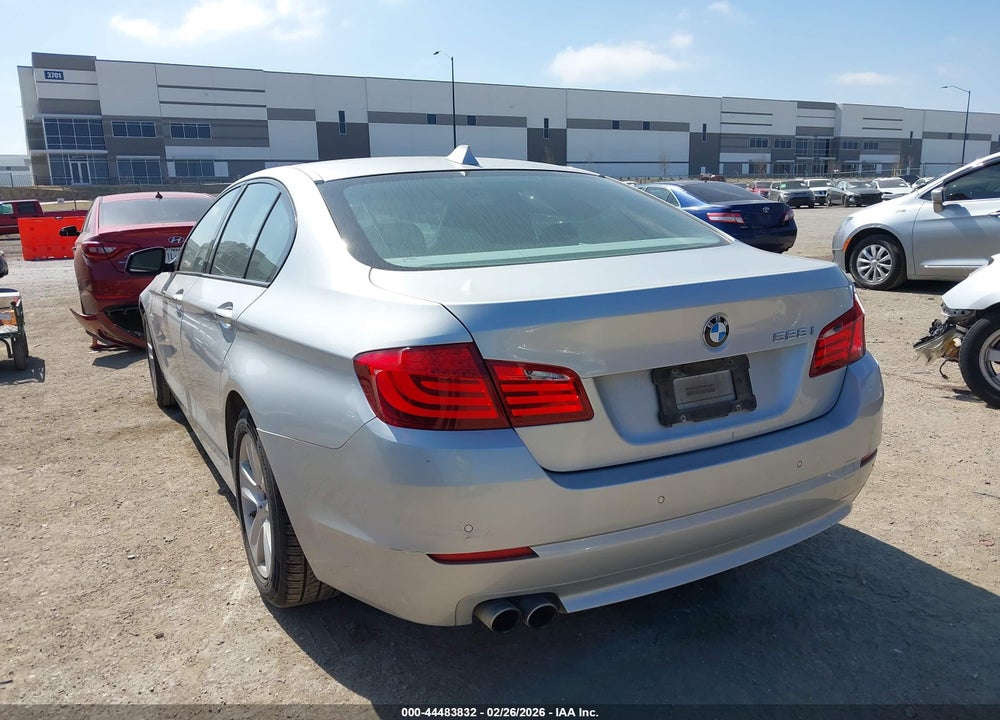 2011 BMW 528I VIN: WBAFR1C58BC738446