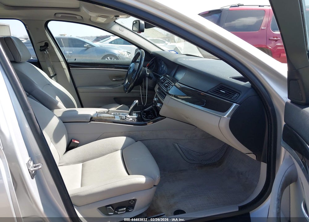 2011 BMW 528I VIN: WBAFR1C58BC738446