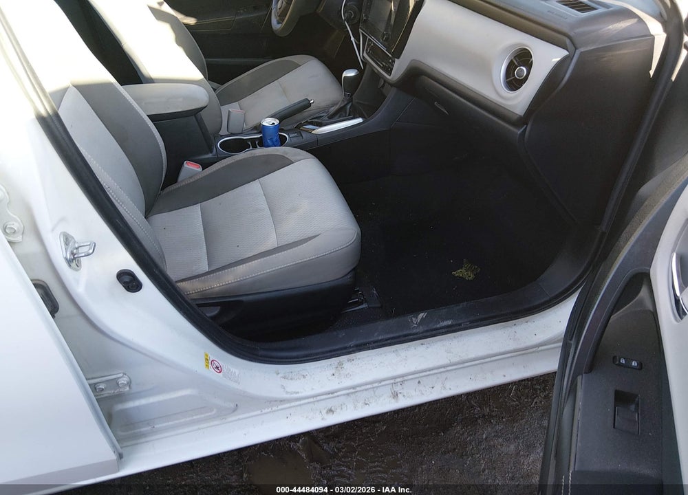2019 TOYOTA COROLLA LE VIN: 2T1BURHE7KC195881