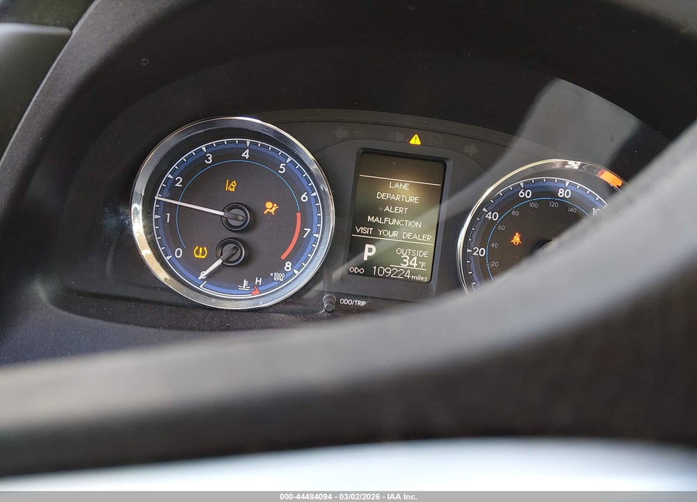 2019 TOYOTA COROLLA LE VIN: 2T1BURHE7KC195881