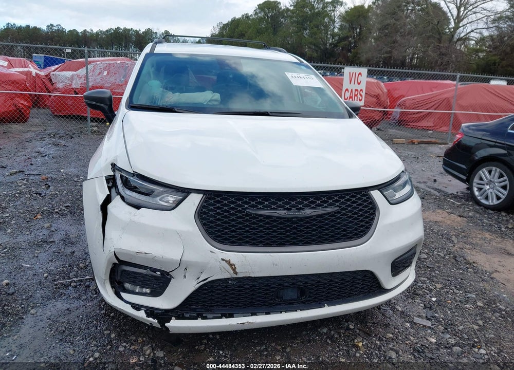 2024 CHRYSLER PACIFICA TOURING L VIN: 2C4RC1BG8RR202795