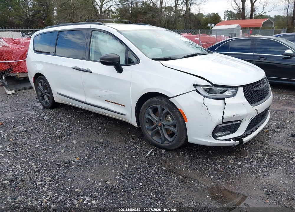 2024 CHRYSLER PACIFICA TOURING L VIN: 2C4RC1BG8RR202795