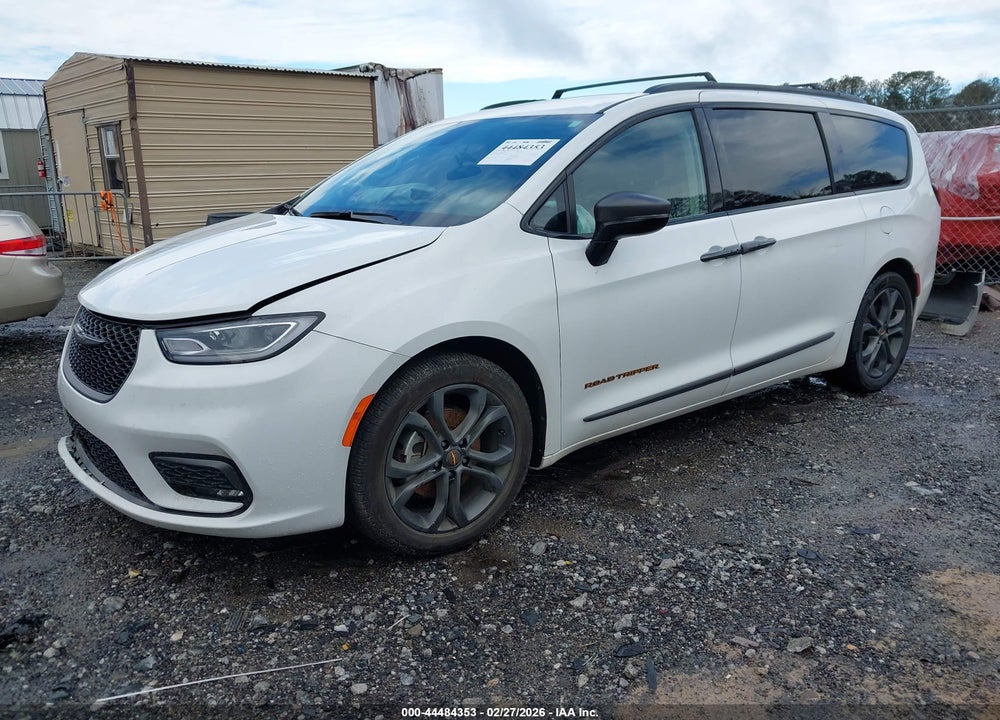 2024 CHRYSLER PACIFICA TOURING L VIN: 2C4RC1BG8RR202795