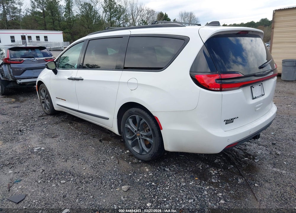 2024 CHRYSLER PACIFICA TOURING L VIN: 2C4RC1BG8RR202795