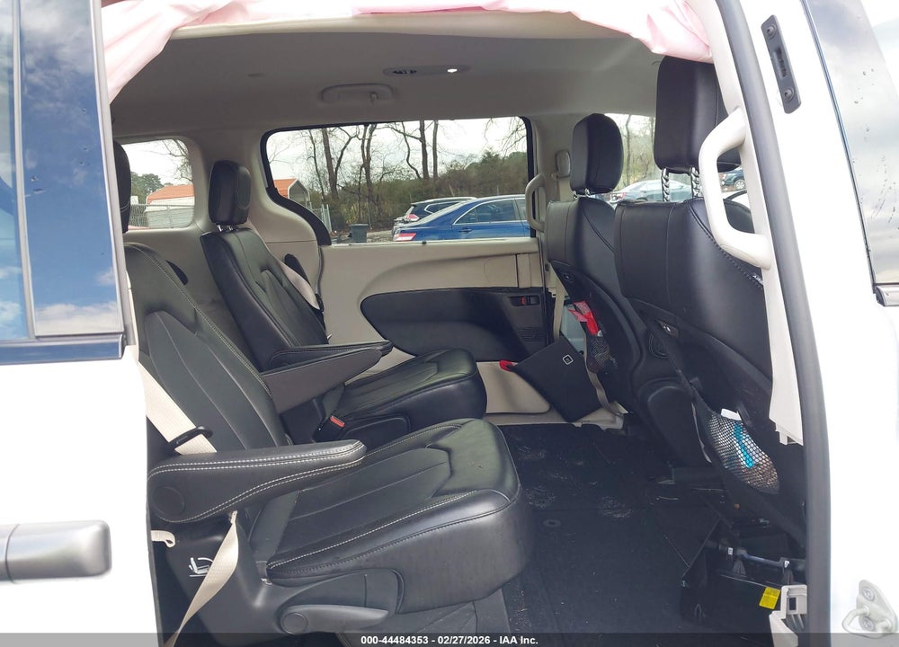 2024 CHRYSLER PACIFICA TOURING L VIN: 2C4RC1BG8RR202795