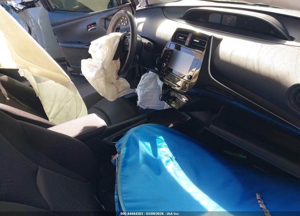 2020 TOYOTA PRIUS LE VIN: JTDKARFU4L3118334