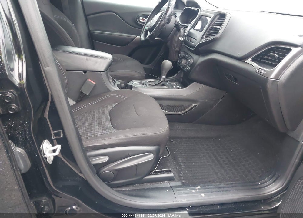 2020 JEEP CHEROKEE LATITUDE FWD VIN: 1C4PJLCB9LD552796