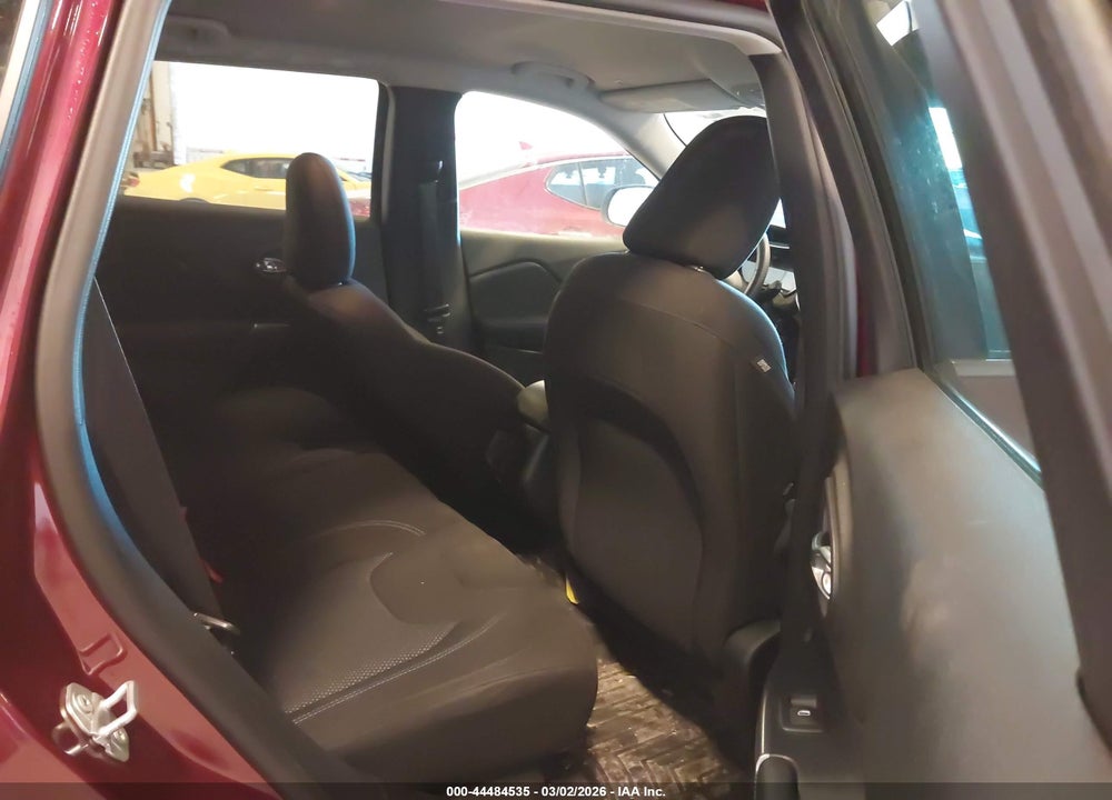 2019 JEEP CHEROKEE LATITUDE 4X4 VIN: 1C4PJMCX5KD424832