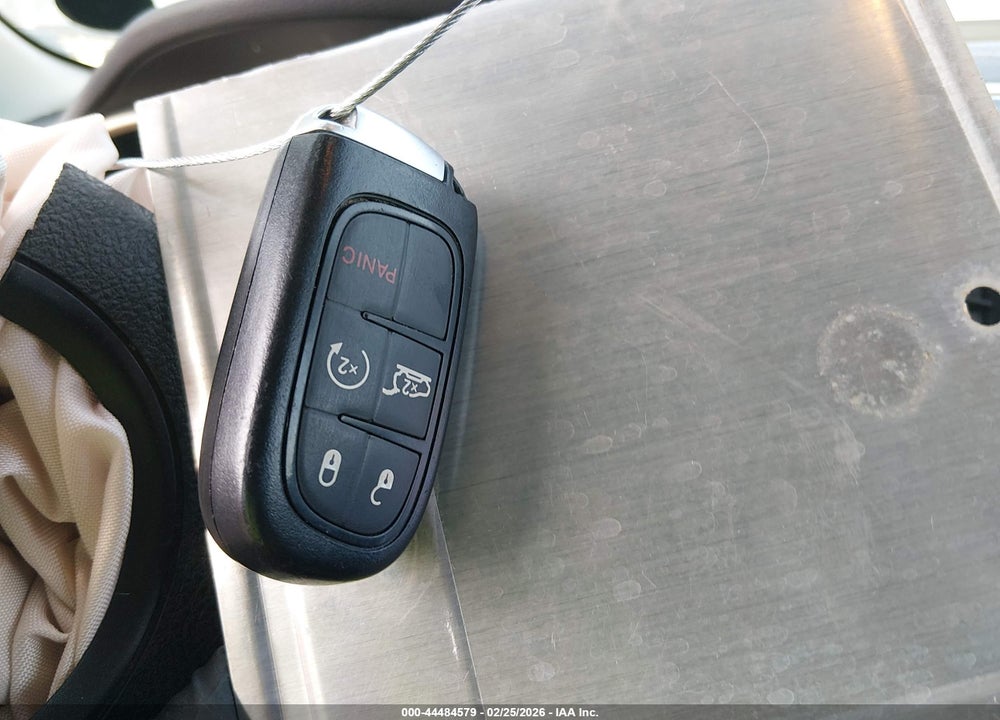 2014 JEEP CHEROKEE LATITUDE VIN: 1C4PJLCB2EW204412