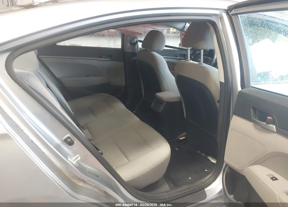2017 HYUNDAI ELANTRA SE VIN: 5NPD74LF5HH137874