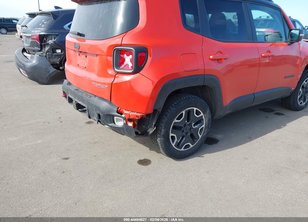 2015 JEEP RENEGADE TRAILHAWK VIN: ZACCJBCT0FPB74018