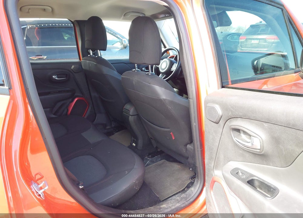 2015 JEEP RENEGADE TRAILHAWK VIN: ZACCJBCT0FPB74018