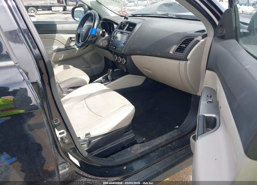 2018 MITSUBISHI OUTLANDER SPORT 2.0 ES VIN: JA4AP3AU7JU017515
