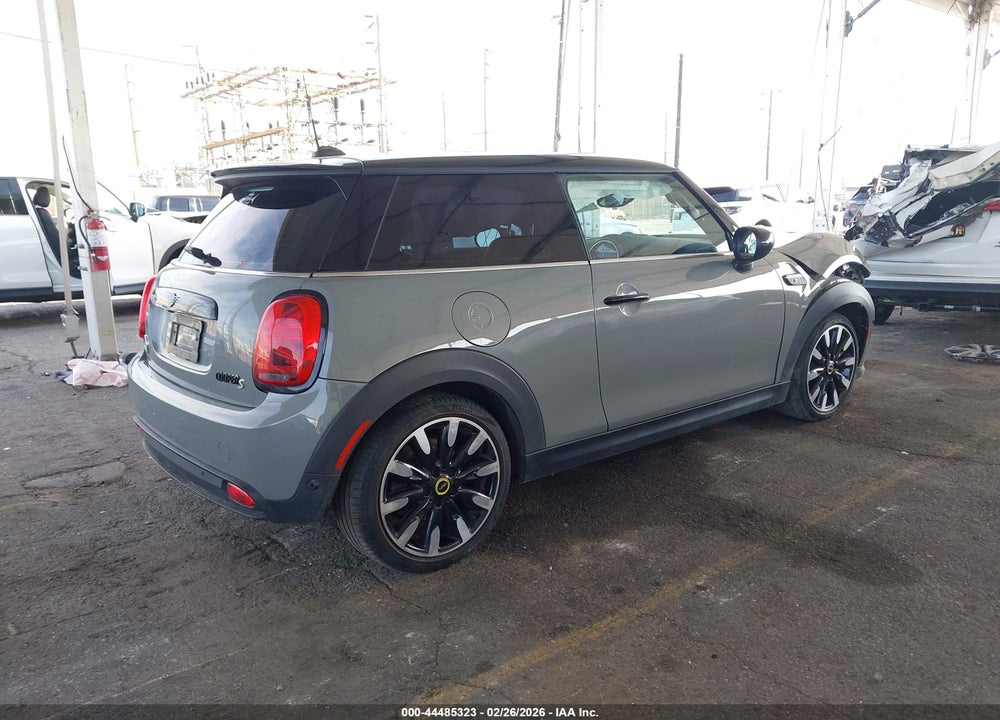 2023 MINI SE HARDTOP COOPER VIN: WMW13DJ08P2T73395