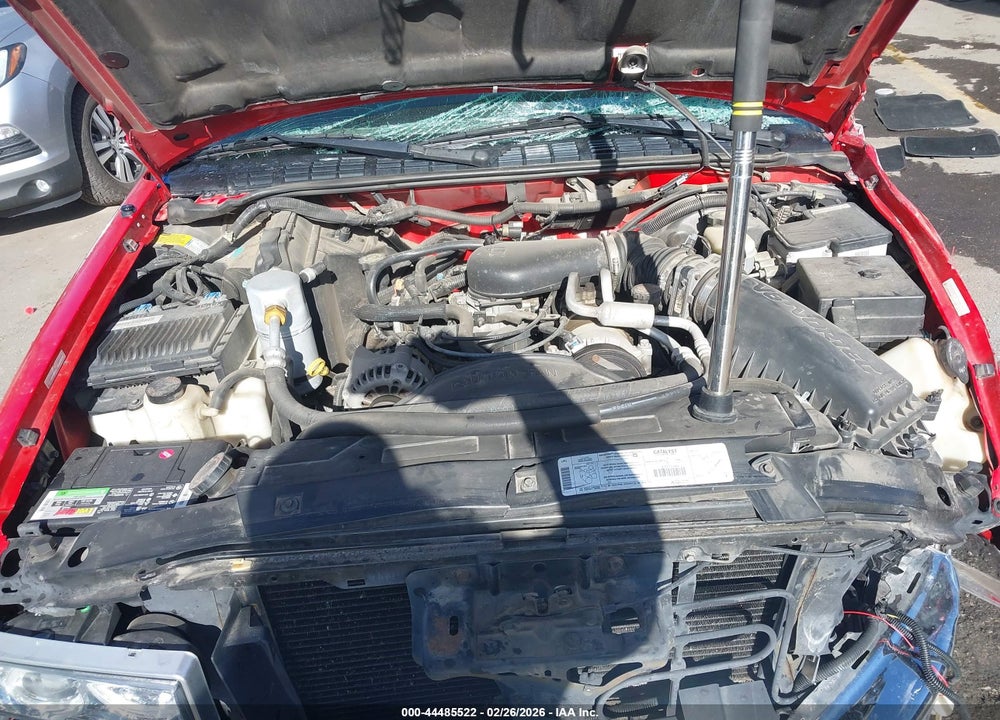 1999 CHEVROLET BLAZER LS VIN: 1GNDT13W8XK118382