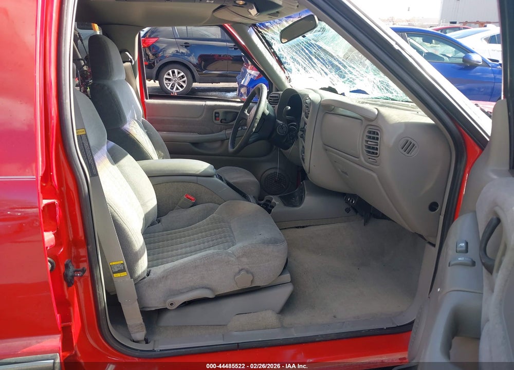 1999 CHEVROLET BLAZER LS VIN: 1GNDT13W8XK118382