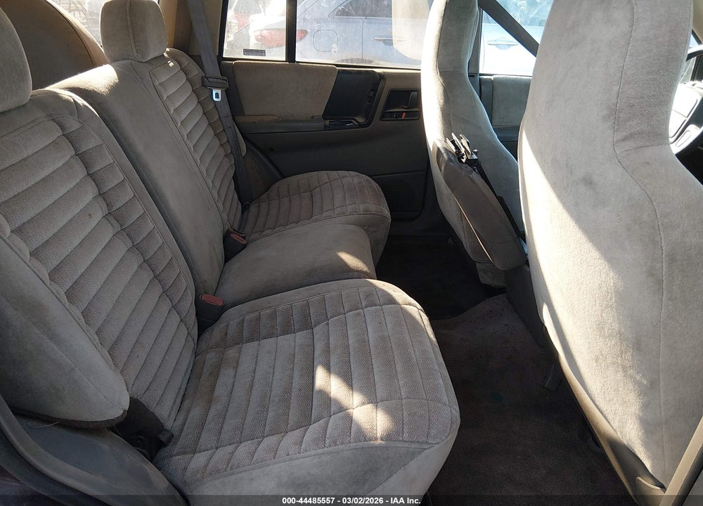 1994 JEEP GRAND CHEROKEE LAREDO VIN: 1J4GZ58S3RC122588