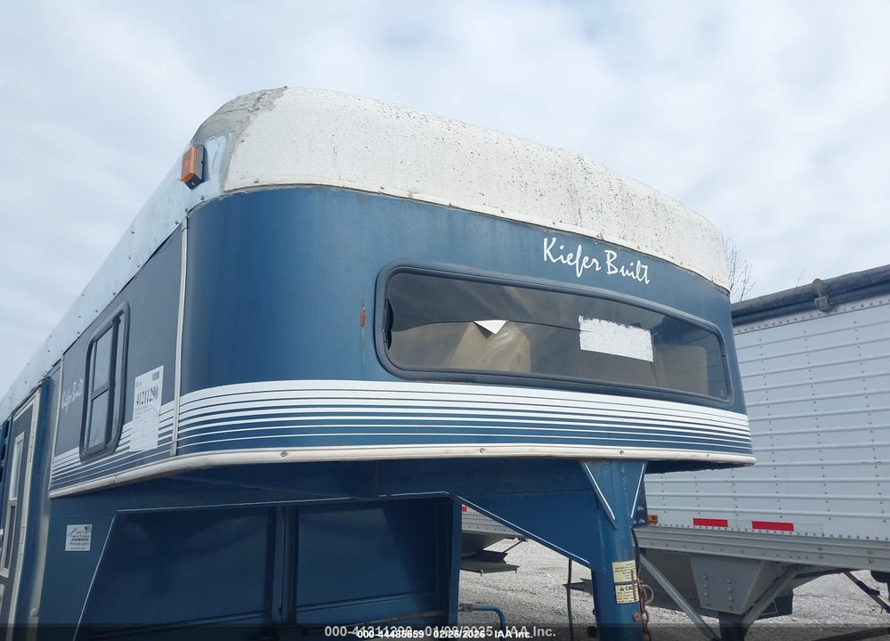 1995 KIEFER BUILT INC HORSE TRAILER VIN: 1DVHR1824SK031066