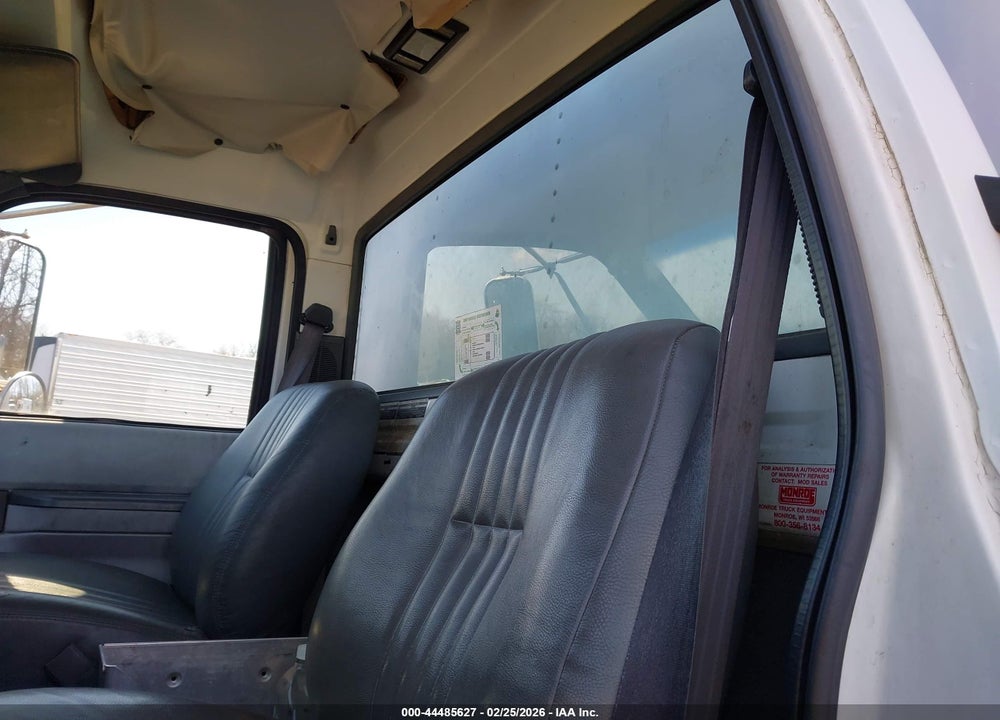2000 GMC TC6H042 VIN: 1GDJ6H1C2YJS13939