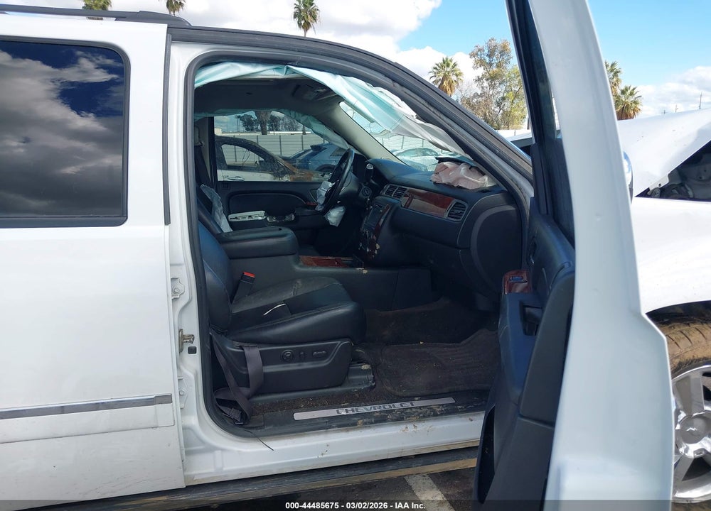 2013 CHEVROLET SUBURBAN 1500 LTZ VIN: 1GNSKKE72DR101232