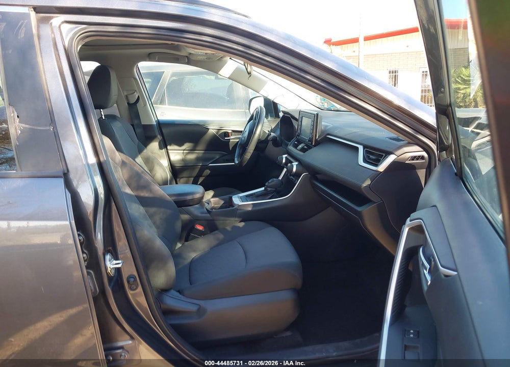 2020 TOYOTA RAV4 XLE VIN: 2T3P1RFV5LC069299