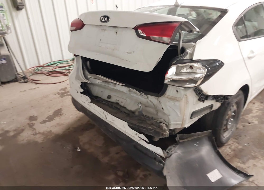2018 KIA FORTE LX VIN: 3KPFK4A74JE193866