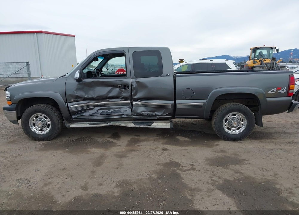 2000 CHEVROLET SILVERADO 2500 LS VIN: 1GCGK29U0YE260097