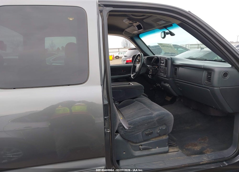 2000 CHEVROLET SILVERADO 2500 LS VIN: 1GCGK29U0YE260097