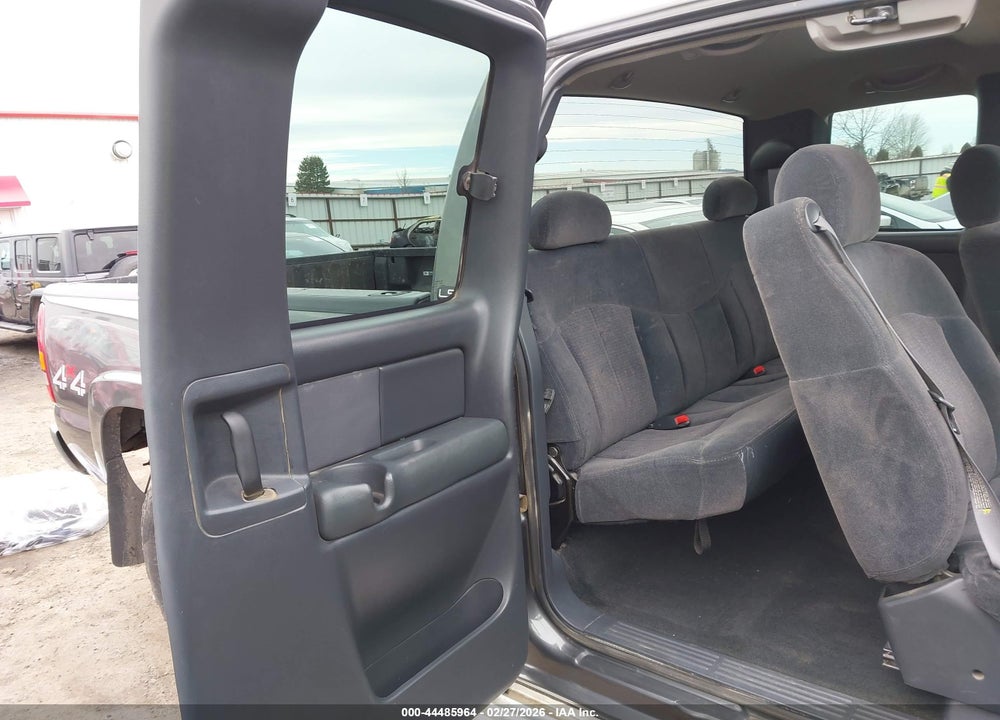 2000 CHEVROLET SILVERADO 2500 LS VIN: 1GCGK29U0YE260097