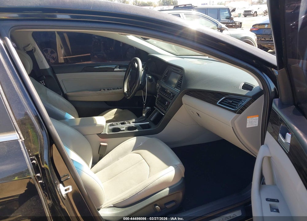 2017 HYUNDAI SONATA PLUG-IN HYBRID LIMITED VIN: KMHE54L23HA061016