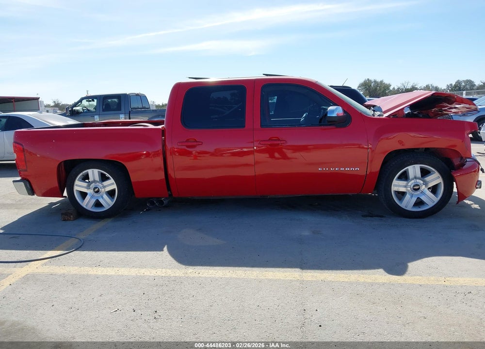 2008 CHEVROLET SILVERADO 1500 LT1 VIN: 2GCEC13J581262071