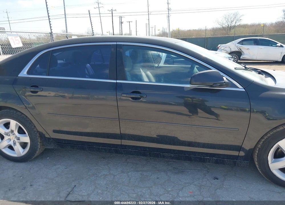 2011 CHEVROLET MALIBU LS VIN: 1G1ZB5E1XBF270135