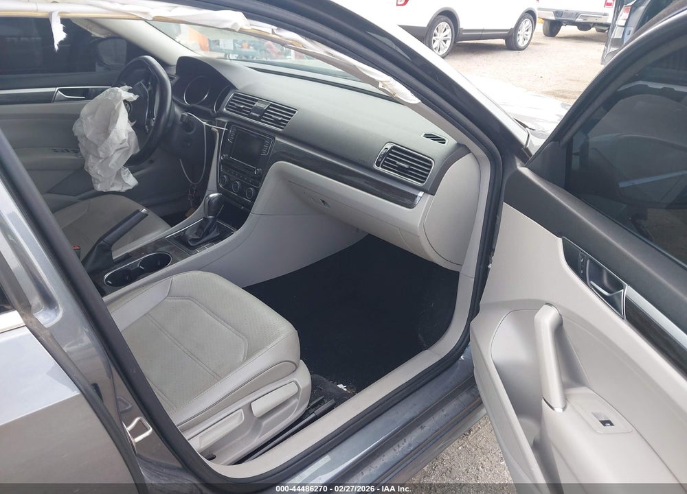 2018 VOLKSWAGEN PASSAT 2.0T SE VIN: 1VWBA7A36JC032391
