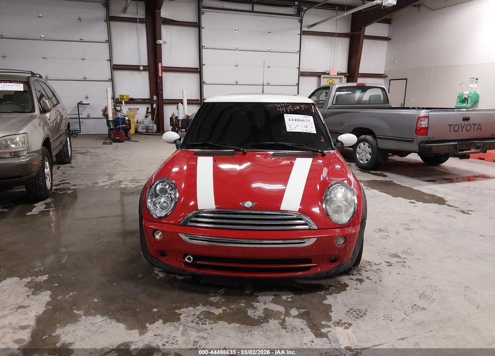2005 MINI COOPER VIN: WMWRC33445TJ65390