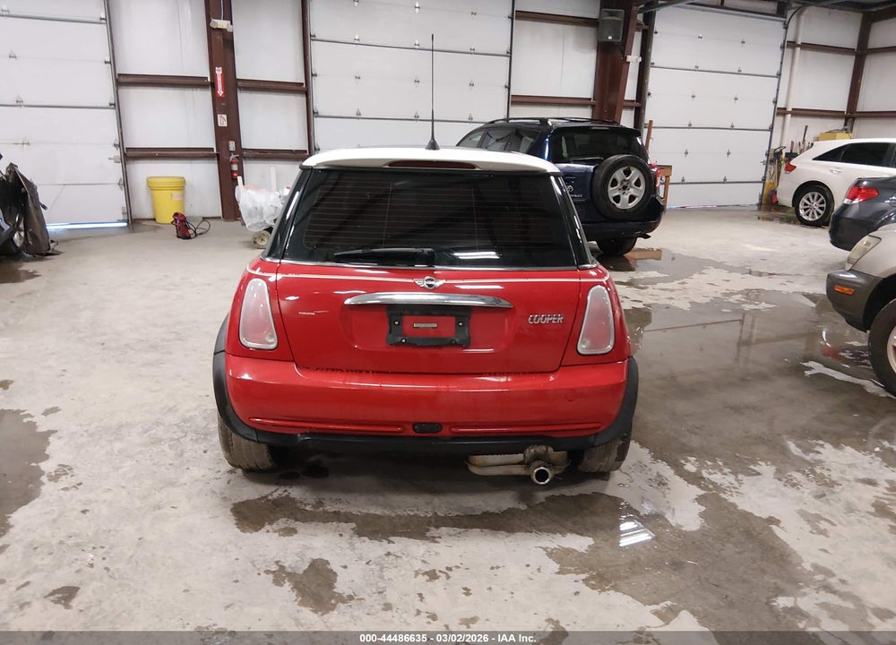 2005 MINI COOPER VIN: WMWRC33445TJ65390