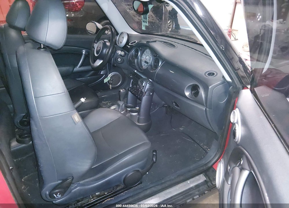 2005 MINI COOPER VIN: WMWRC33445TJ65390