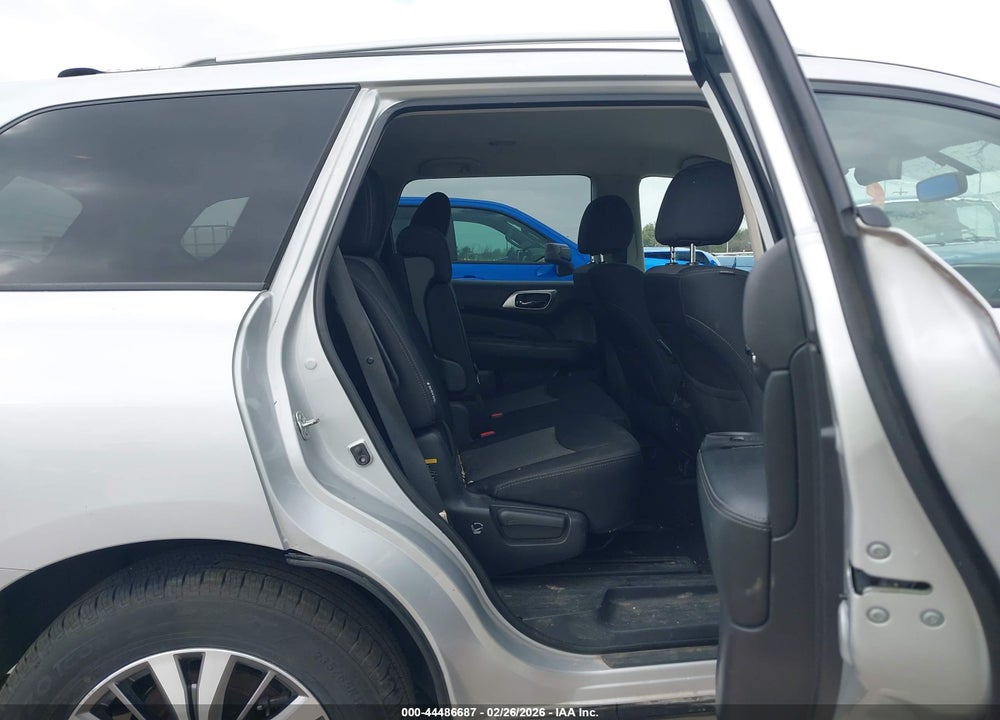 2018 NISSAN PATHFINDER SV VIN: 5N1DR2MM9JC639294