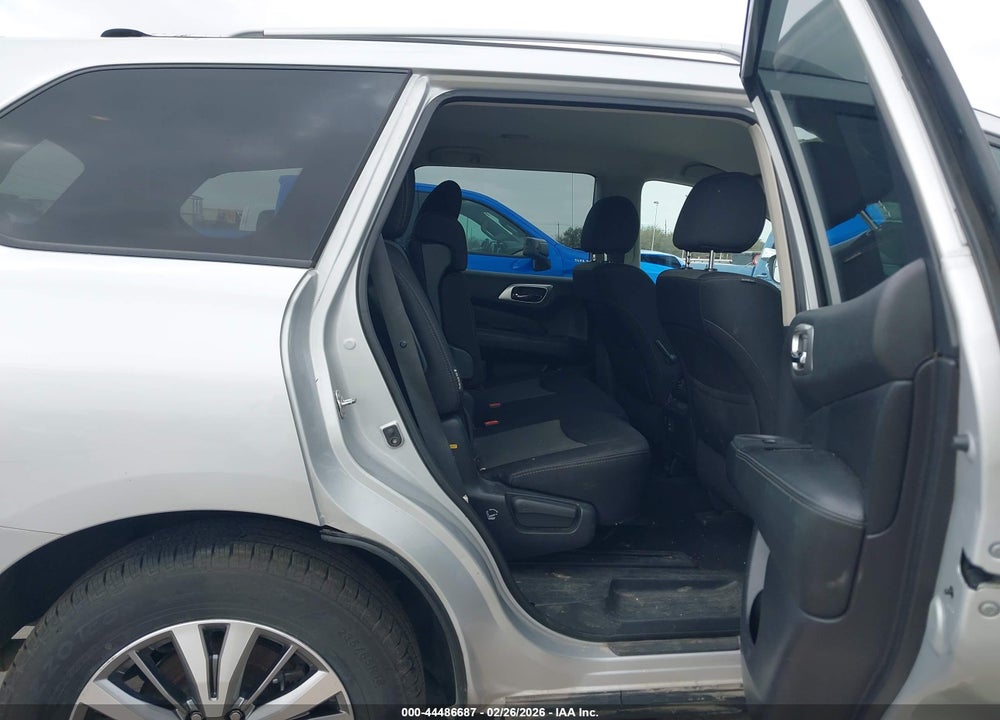 2018 NISSAN PATHFINDER SV VIN: 5N1DR2MM9JC639294