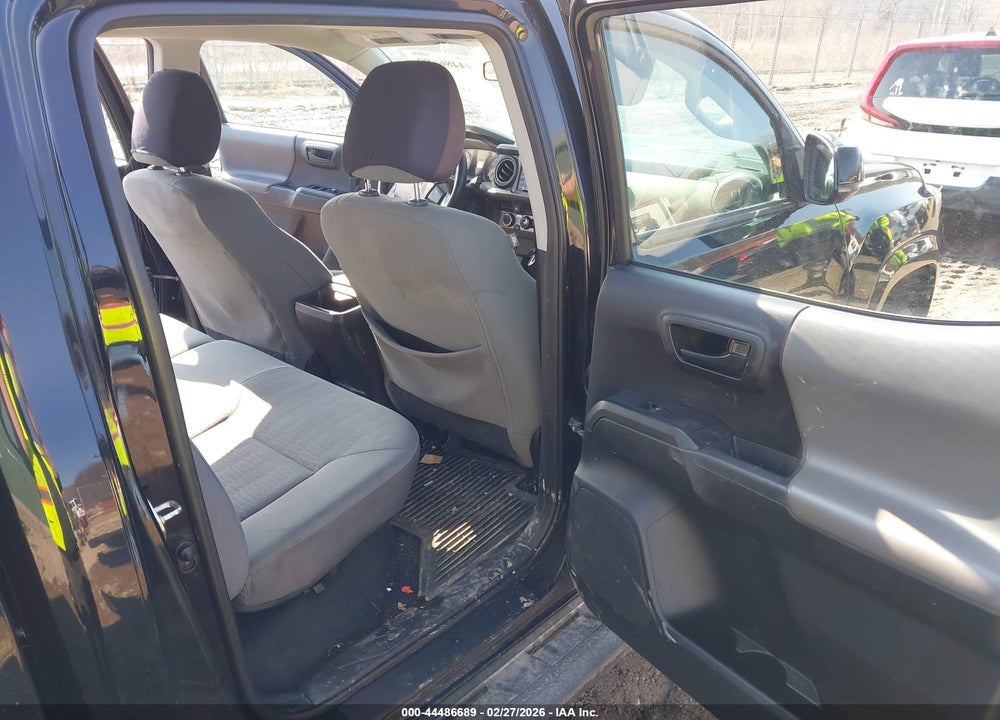2017 TOYOTA TACOMA SR V6 VIN: 3TMCZ5ANXHM110377