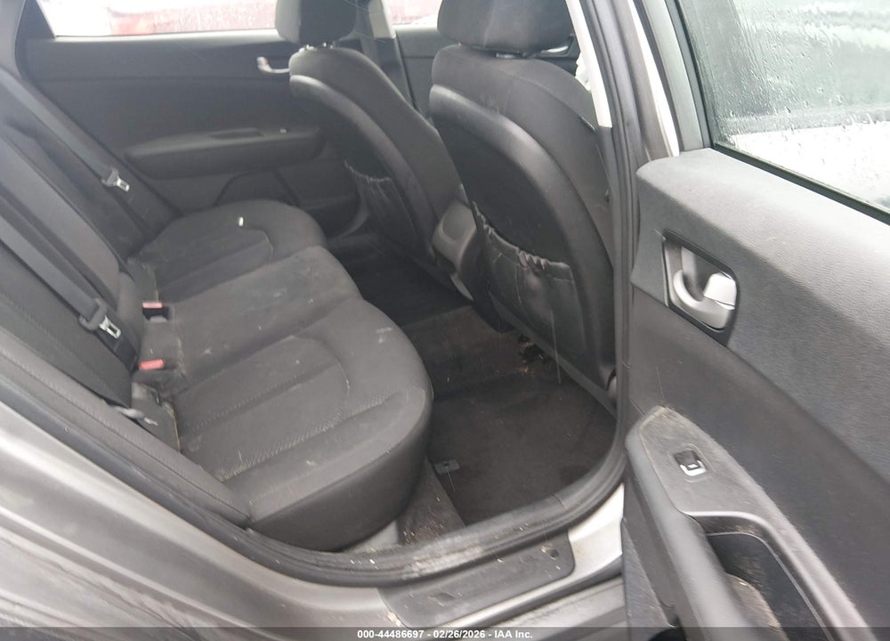 2018 KIA OPTIMA LX VIN: 5XXGT4L36JG216485