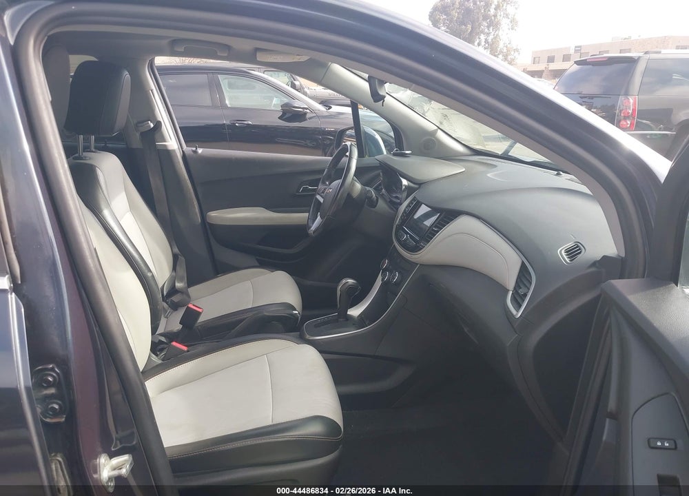 2019 CHEVROLET TRAX LT VIN: 3GNCJLSB1KL164302