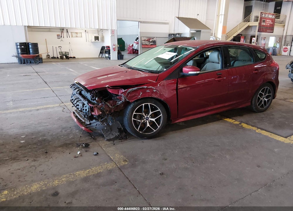 2015 FORD FOCUS SE VIN: 1FADP3K2XFL275787