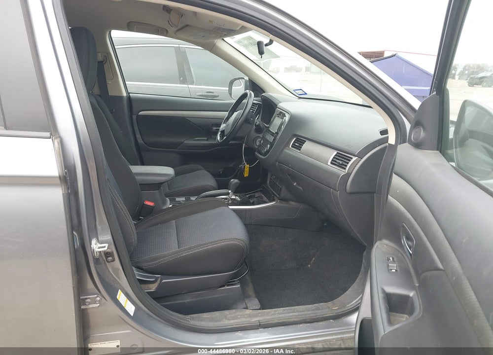 2017 MITSUBISHI OUTLANDER ES VIN: JA4AD2A38HZ033648