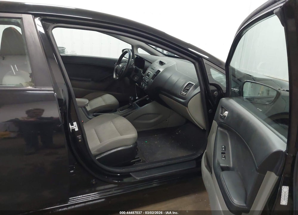 2016 KIA FORTE LX VIN: KNAFK4A61G5518031