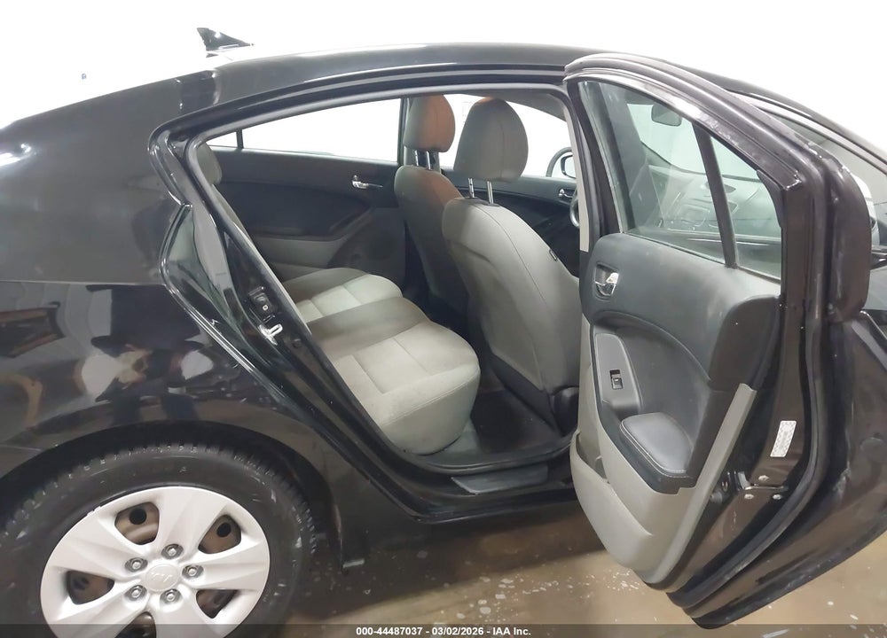 2016 KIA FORTE LX VIN: KNAFK4A61G5518031