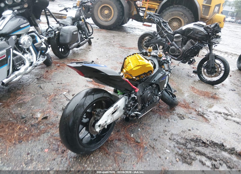 2024 YAMAHA YZFR1M VIN: JYARN67E6RA000763