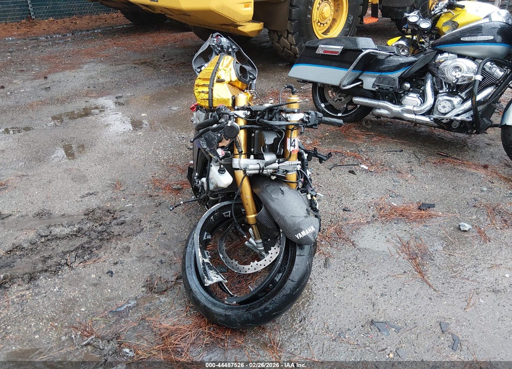 2024 YAMAHA YZFR1M VIN: JYARN67E6RA000763